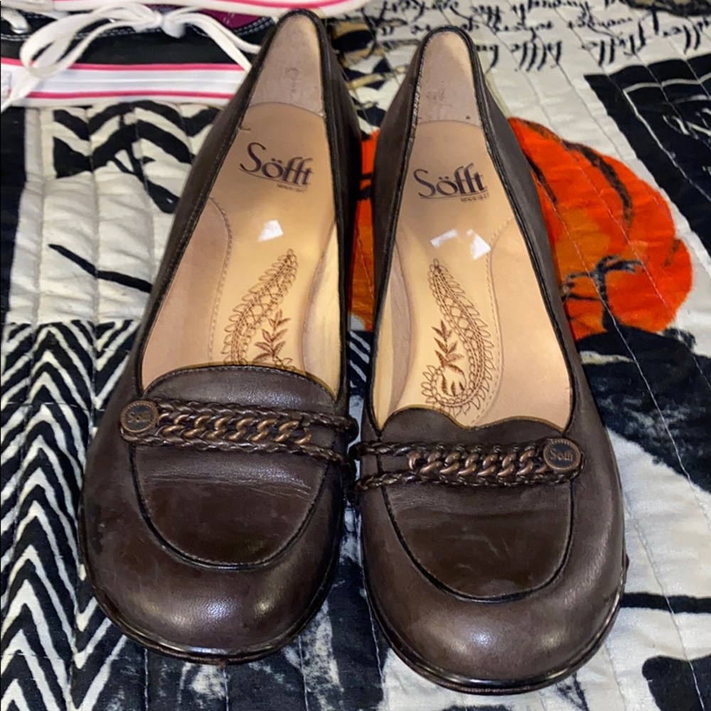 Size 7 brown dress shoes